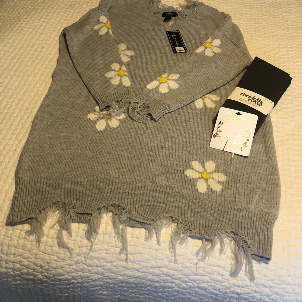 Oversized Daisy Sweater, Gray wool leggings to match.  FREE $10.00 jewelry gift.